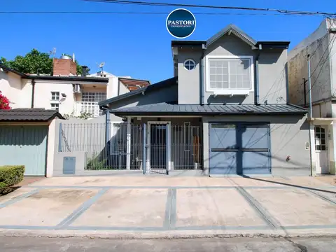 VENTA DE CASA 4 AMBIENTES EN OLIVOS