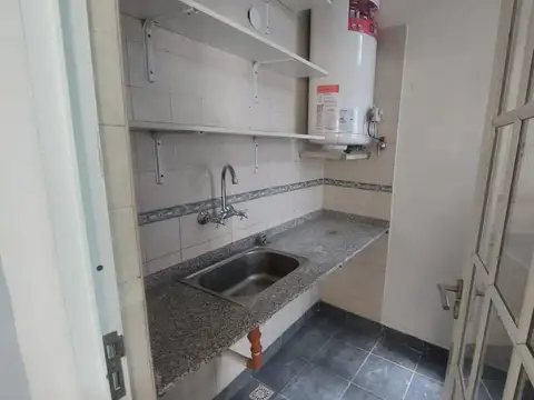 VENTA DE CASA 4 AMBIENTES EN OLIVOS