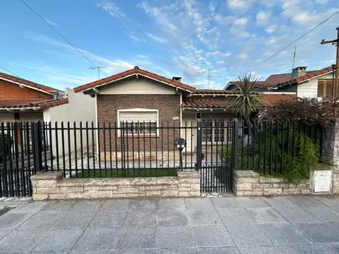 CASA 5 AMB  VILLA LUZURIAGA APTO CREDITO