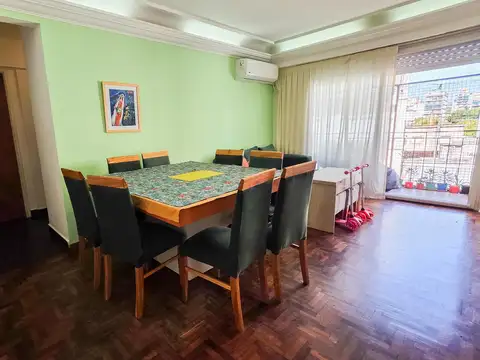 Venta depto 4 ambientes , con balcón al frente - Flores