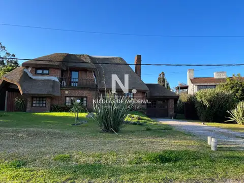 Casa en pinares en venta a pasos del mar