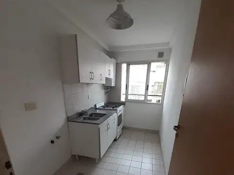 Departamento súper luminoso con vista abierta, pileta y parrilla