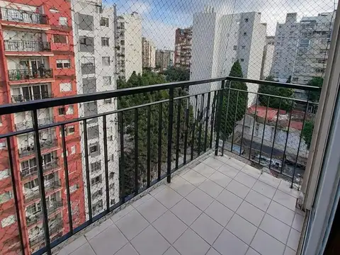 Departamento súper luminoso con vista abierta, pileta y parrilla