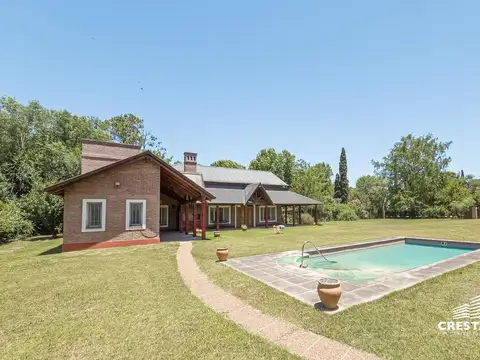 Casa 5 ambientes con 2 baños