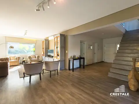 Casa 6 ambientes con 3 baños