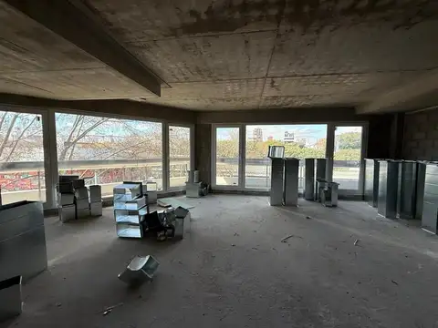 VENTA OFICINA -QIUB PALERMO HOLLYWOOD - 2 COCHERAS