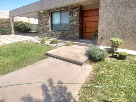 CASA EN VENTA BARRIO PRIVADO CORTADERAS 1 GLLEN