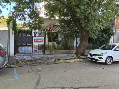 Casa en Venta Pilar Centro. Ubicación ideal para desarrollo comercial o profesional.