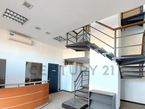 Oficina en Venta con 3 cocheras