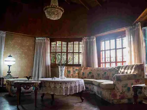 Casa 7 ambientes con 4 baños