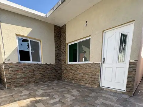 Depto Tipo Casa en Alquiler en Gerli, $ 600.000