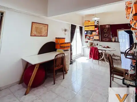 Casa 5 ambientes con 1 baño