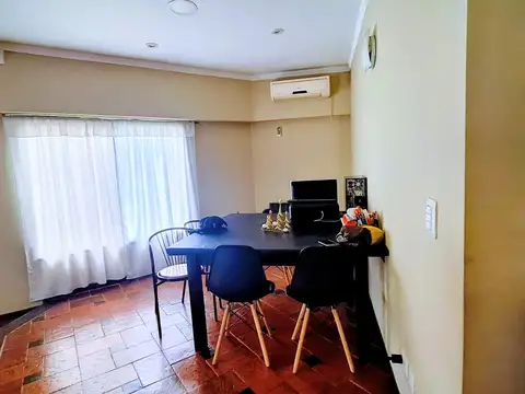 VENTA CASA * 4 AMB CON PATIO,GARAJE, TERRAZA, PARRILLA.