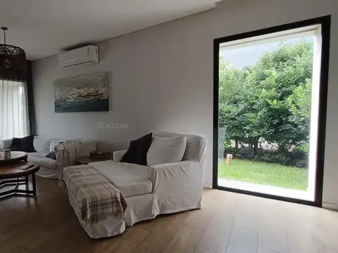 Casa 7 ambientes con 3 baños