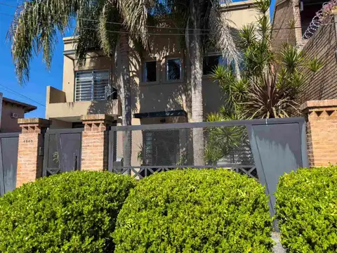 CASA EN VENTA BERAZATEGUI 4 DORMITORIOS PARQUE