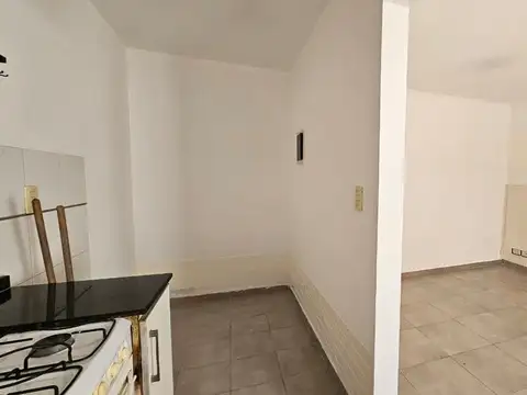 VENTA PH 2 AMBIENTES AMPLIO CON PATIO CABA