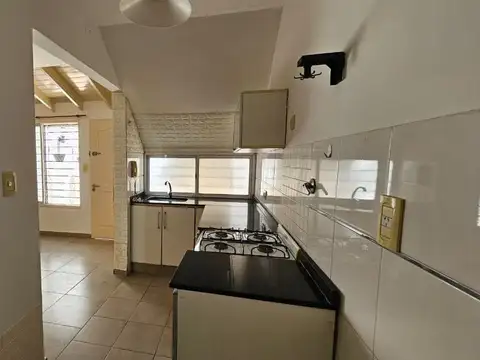 Depto Tipo Casa 2 ambientes con 1 baño