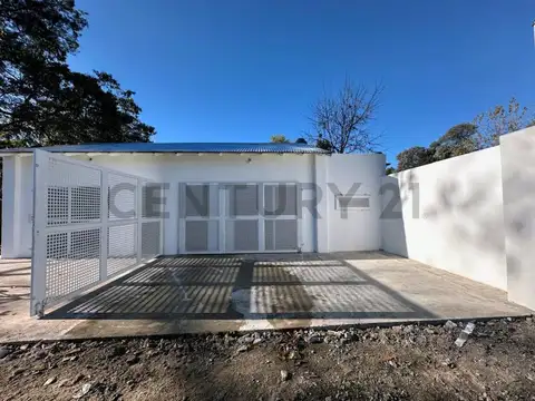 238 ENTRE 496 Y 498 - CASA DE 2 DORMITORIOS + 2 LOCALES EN VENTA, RUTA 2 KM 52, ABASTO.