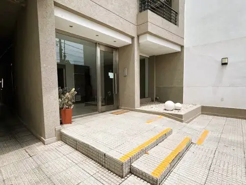José Mármol 300, Piso 1