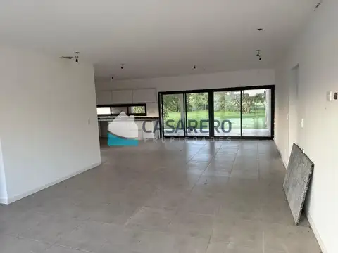 Casa 5 ambientes con 3 baños