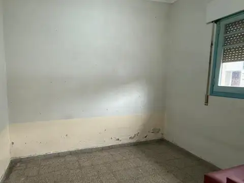 Casa 7 ambientes con 2 baños