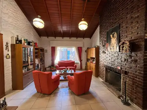 Casa 3 ambientes con 2 baños