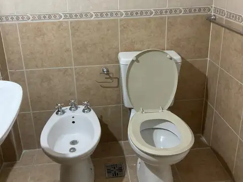 OPORTUNIDAD  VENDO EXCELENTE MONOAMBIENTE AL FRENTE