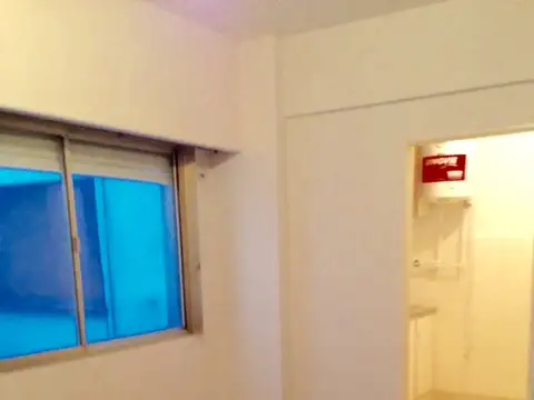 Dos Ambientes Lateral a 100 m Subte B