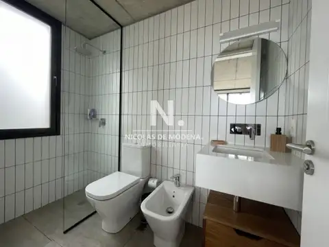 Vende apartamento en Manantiales de 2 dormitorios.