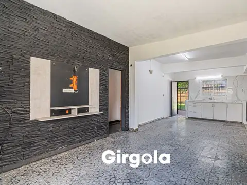 Venta casa de 3 ambientes con cochera en Moreno