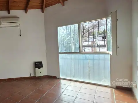 Casa 3 Amb. en Lote Propio y en Esquina