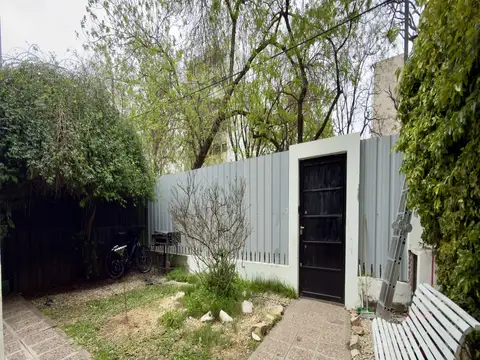 Casa 10 ambientes con 3 baños