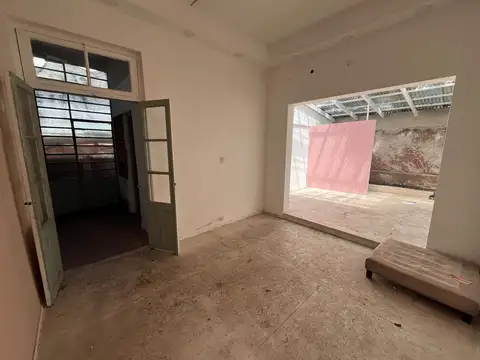 GALPON/LOCAL IDEAL DEPOSITO O TALLER DE COSTURA