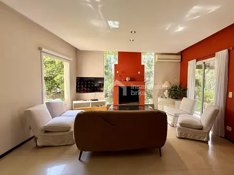 Casa 6 ambientes con 3 baños