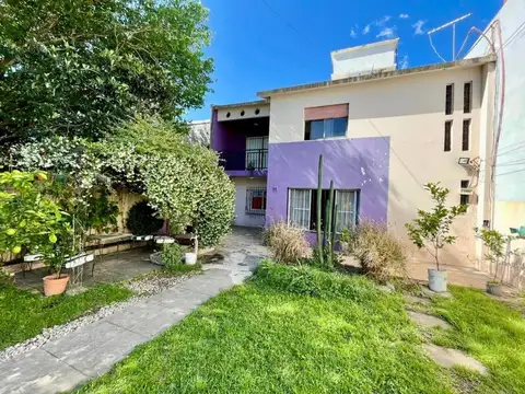 CASA 4 AMB CON PARQUE Y COCHERA APTO CREDITO