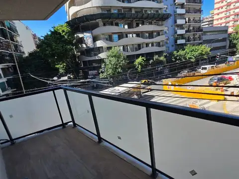 Av. Angel Gallardo al 900