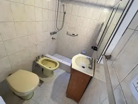 Depto Tipo Casa en Alquiler con 1 cocheras