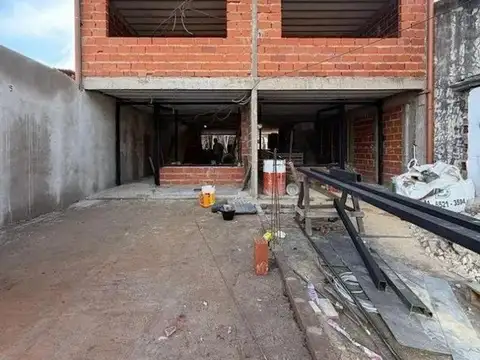 Depto Tipo Casa 4 ambientes con 3 baños