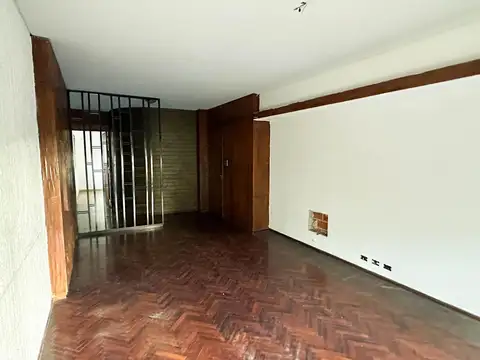 Venta Departamento 3 Dormitorios a Refaccionar