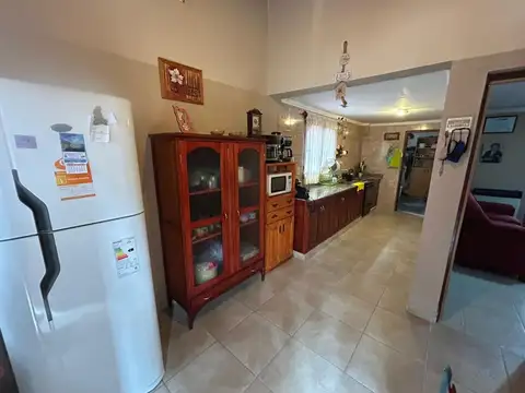 Casa 7 ambientes con 4 baños
