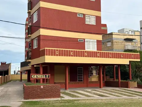 Avenida 1 , Piso 1