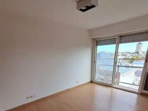 Departamento 3 Ambientes con Balcón en el Centro de San Isidro