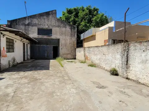 VENTA DE GALPON CON DEPARTAMENTOS