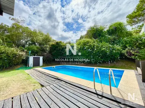 Casa 5 ambientes con 4 baños