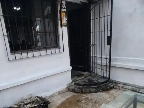 PH EN PLANTA ALTA DE 2 AMBIENTES CON TERRAZA