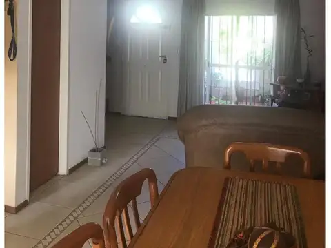 Caseros 700, Piso 1°