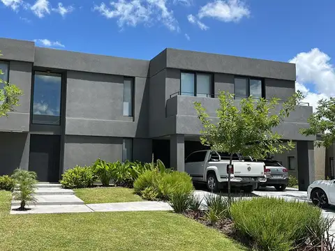 Casa venta  barrio san gabriel a agua apto credito