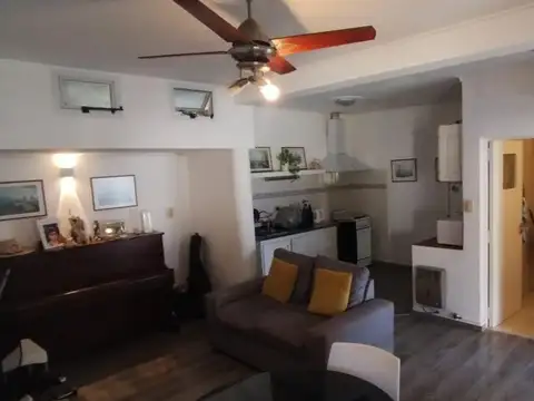 AMPLIA CASA EN GUADALUPE ESTE