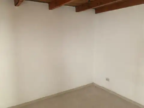 Depto Tipo Casa en Alquiler en Rosario, $ 450.000