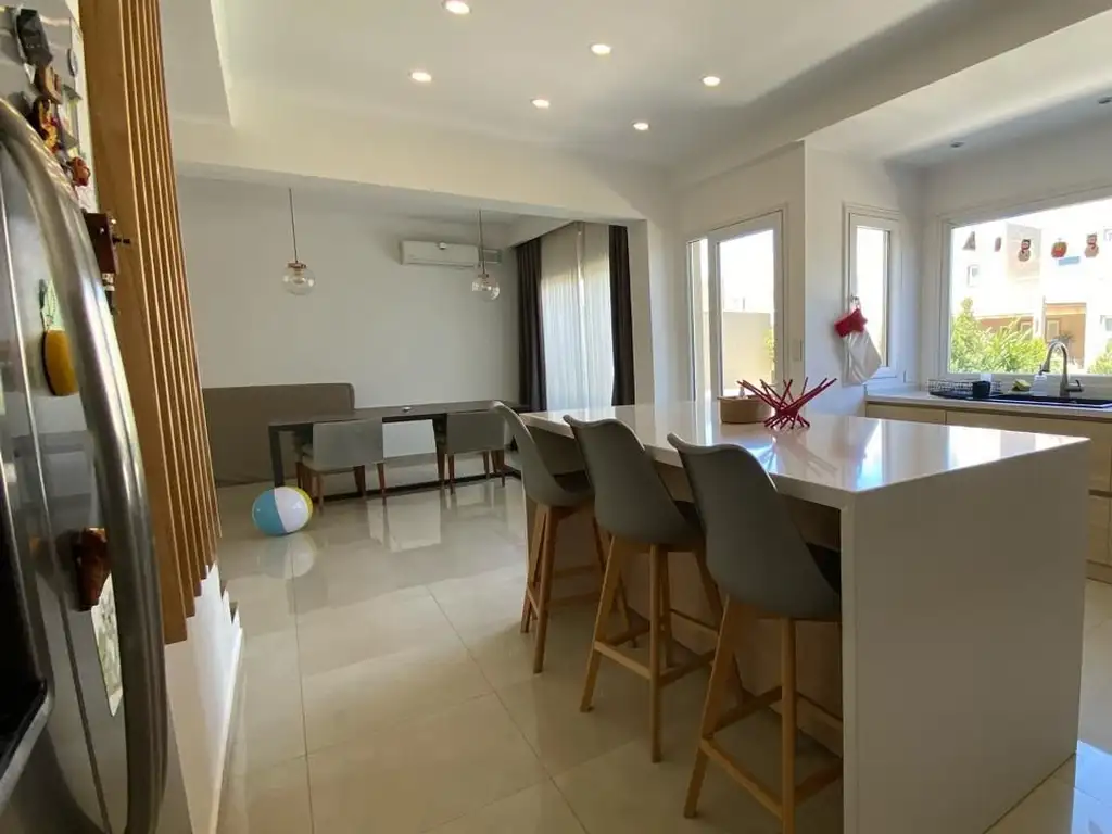 Casa en Alquiler en Buenos Aires Village